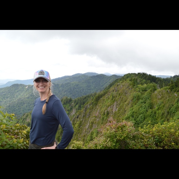 Meet your Posher, Lauren - Picture 1 of 1